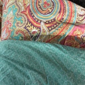 Reversible full size comforter